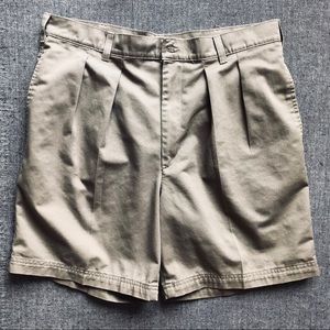 Savane pleated shorts